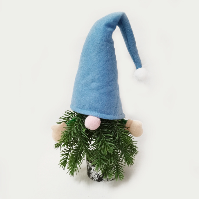 Gnome christmas tree small